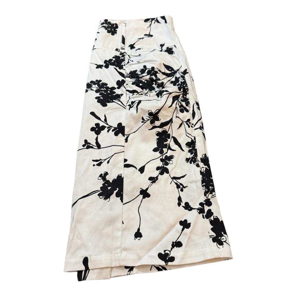 Floral Black and White Midi Skirt - Picture 4 of 5